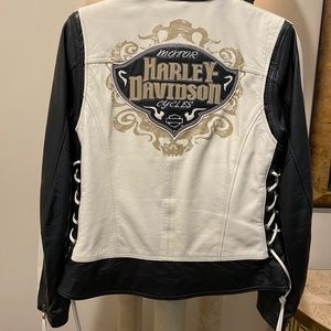 Two toned gorgeous leather Harley Davidson jacket.